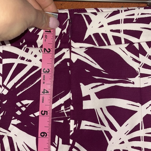 Loft Skirt Back Zip Midi Purple Design, Size 6 - Picture 4 of 8